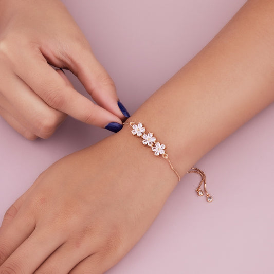 WHITE STONE FLOWER BRACELET