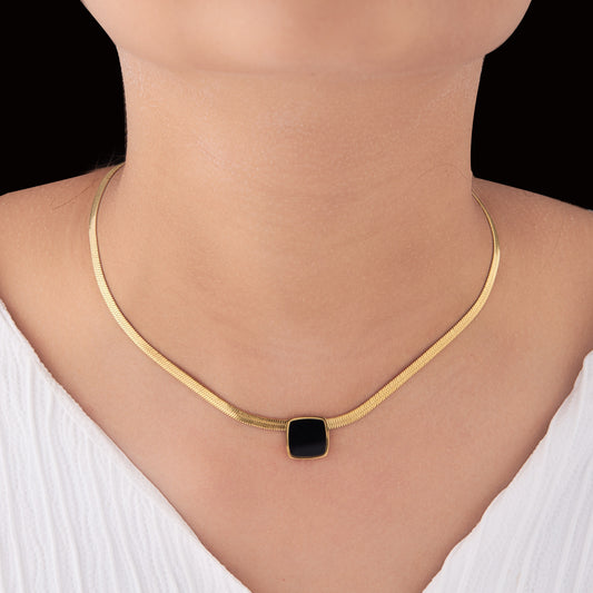 BLACK SQUARE NECKLACE