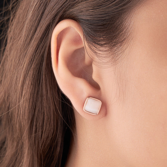 WHITE STONE EARING